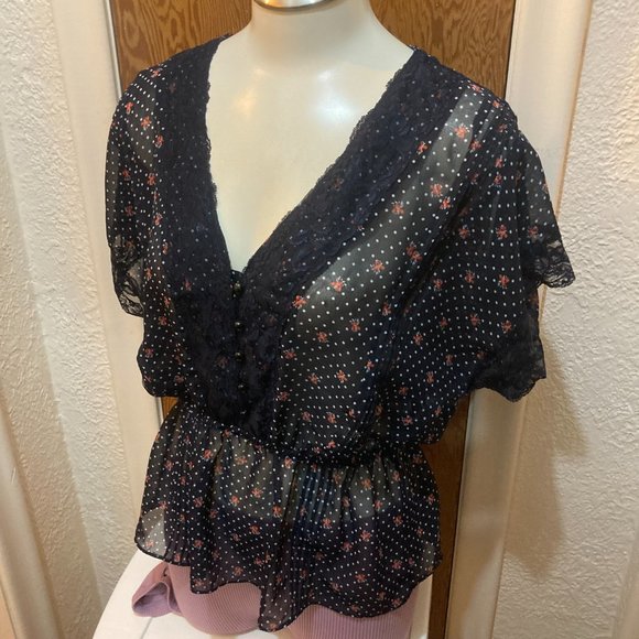 Sheer floral print short sleeve blouse - Picture 3 of 6